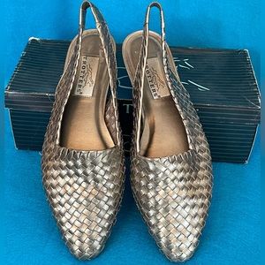 🥿Trotters Vintage Leanna Woven Leather Slingback Flats in Pewter Color. 🥿